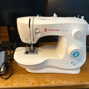 Singer Simple Sewing Machine in White